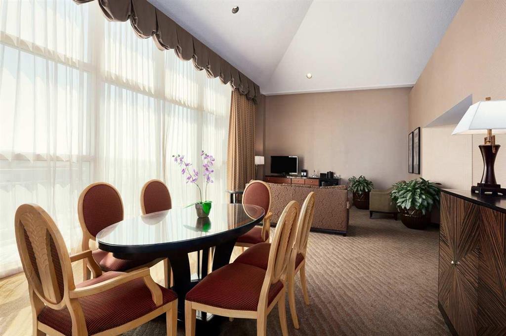 Embassy Suites By Hilton Brea - North Orange County Zimmer foto